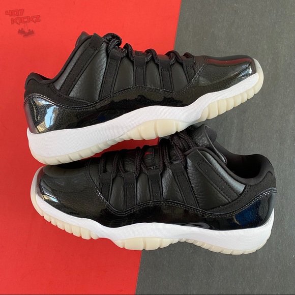 Air Jordan 11 Retro Low 72-10 🖤